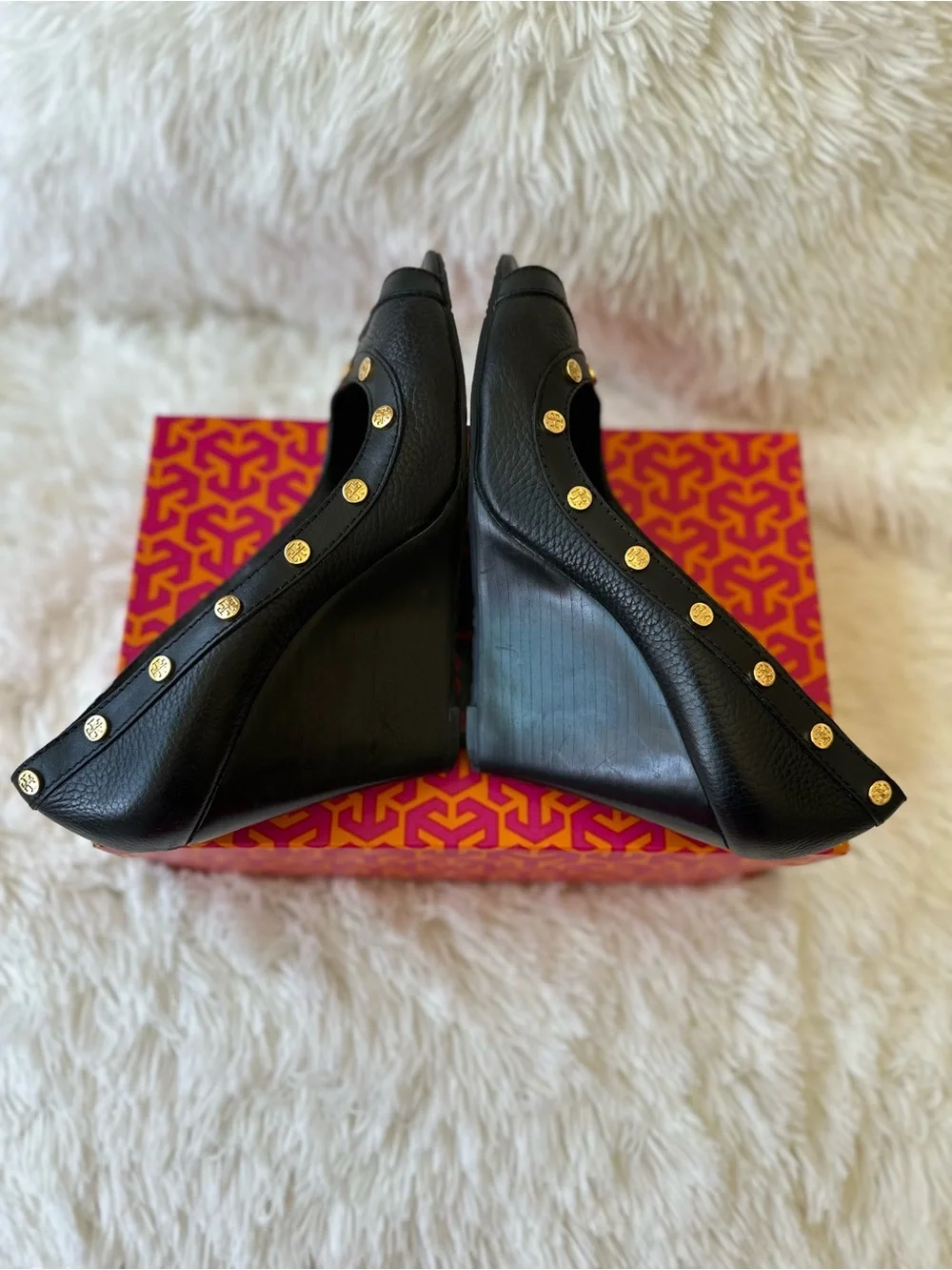 Tory Burch Nelson Black Tumbled Leather Gold Stud Peep Toe Wedge Heels Size: 10